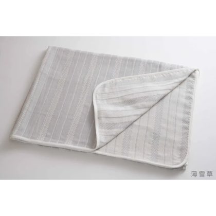 竹布・三重ガーゼケット 鈴風（すずかぜ）・薄雪草 皆様待望のTAKEFUの三重ガーゼケットをお届けします。暑い季節の寝苦しい夜でも快適なおやすみ時間を。 商品写真