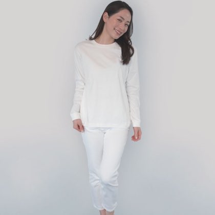 センタライズ【ナチュラル（無染色）】ロングTシャツ/男女兼用ワンサイズ 「カサラグリッド」が両手首に在ることで、エネルギーの微細なコントロールを可能にした「センタライズロングTシャツ」です。 商品写真